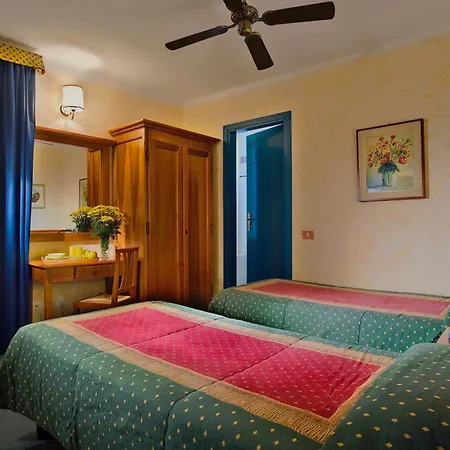 Garni Riviera Hotel