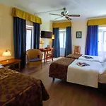 فندق Garni Riviera 2*