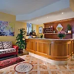 فندق Garni Riviera غارنانو