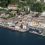 Garni Riviera فندق