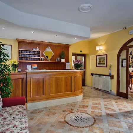Garni Riviera מלון 2*