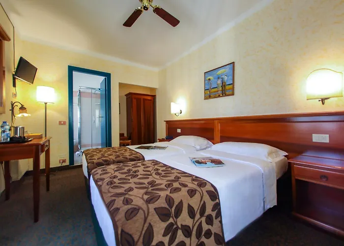 Garni Riviera מלון 2*